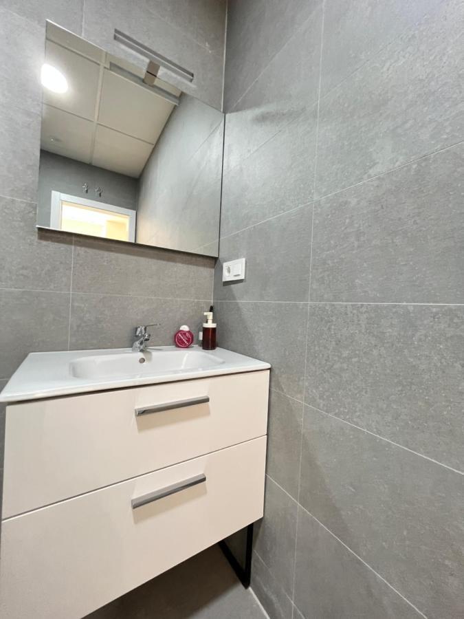 Acogedor Infanta Mercedes Apartment Мадрид Екстериор снимка